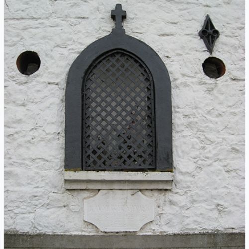 Potale Notre-Dame Auxiliatrice, à la rue Chevalier, en mémoire de Raymond Duvivier, décédé le 18 décembre 1834.