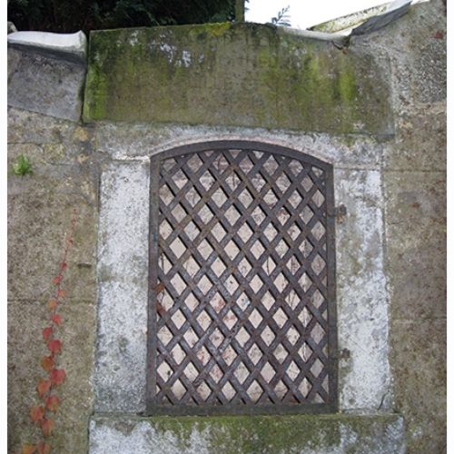 Reposoir érigée en l'honneur de Sainte ? Par Delille et ? et leurs enfants en 1866 Rue des Etangs